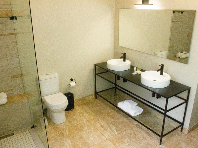 Diamond Suite - Room 5 