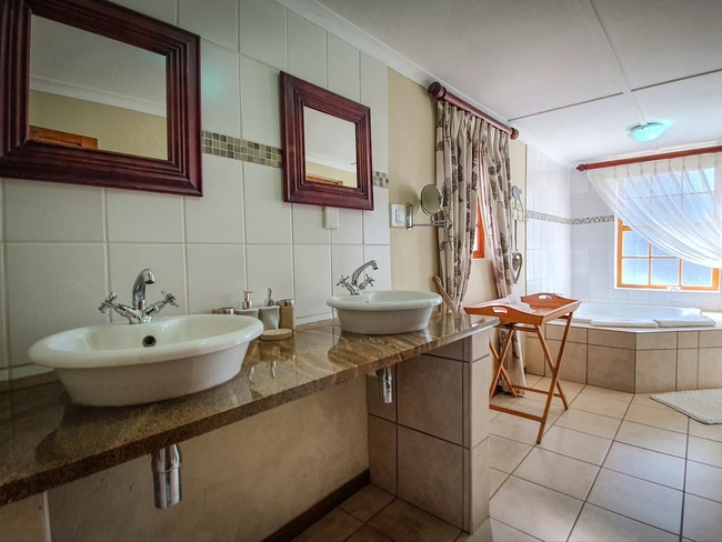 Luxury Honeymoon Suite