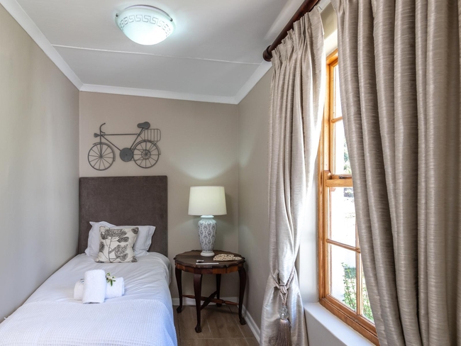 Luxury Honeymoon Suite