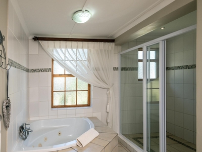 Luxury Honeymoon Suite