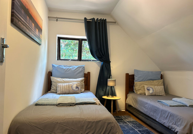 Bedroom 2, 2 x 3/4 Beds 