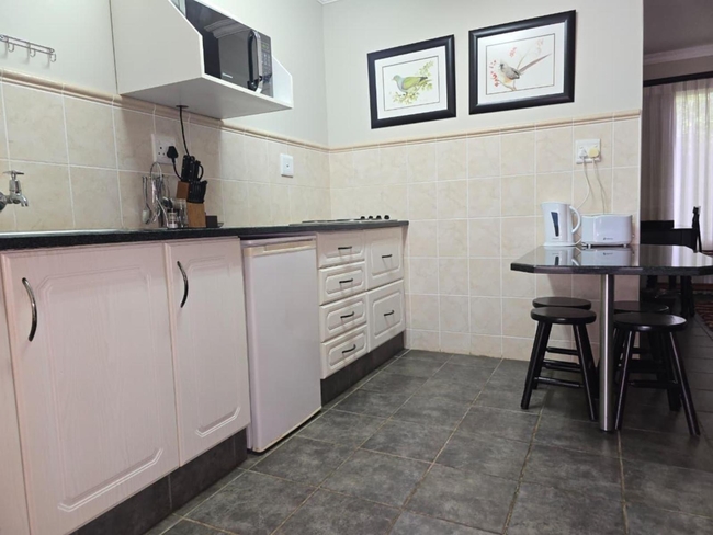 Self Catering with Shower - 9
