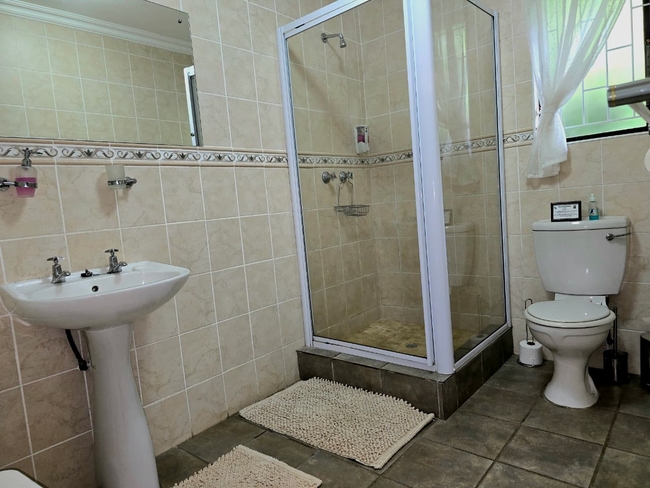 Self Catering with Shower - 9