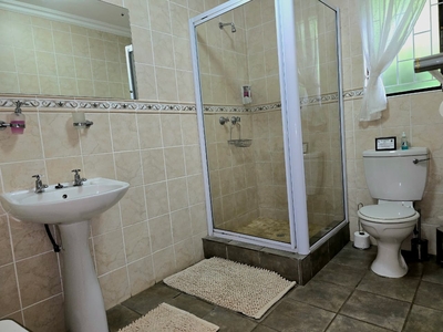 Self Catering with Shower - 9