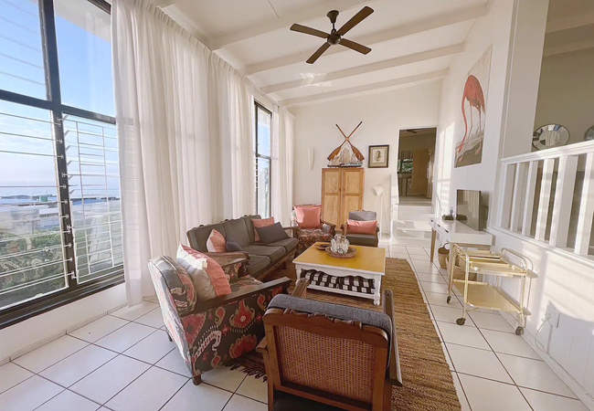 B\'Lenghi Beach House