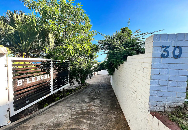 B\'Lenghi Beach House