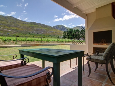 Mountain View Family Cottage