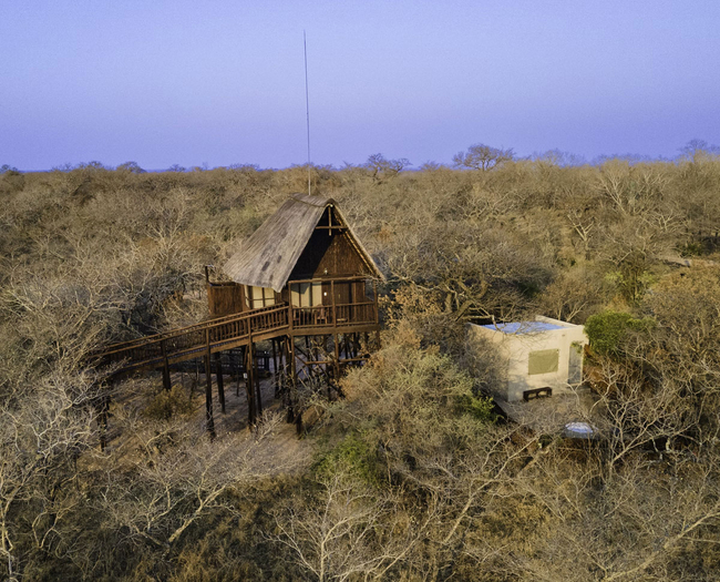 Zebra House with Kitchen and Boma