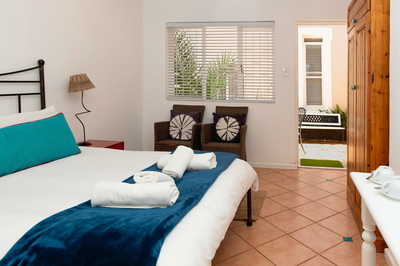 Courtyard Queen Rooms