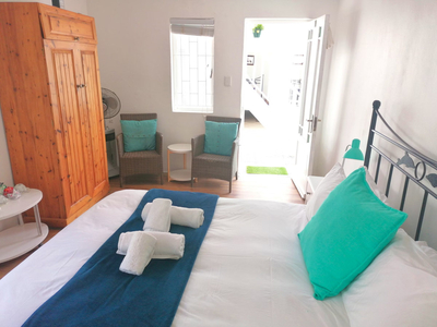 Courtyard Queen Rooms