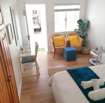 Courtyard Queen Rooms