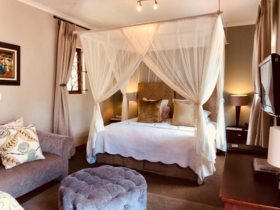 Lily Room
