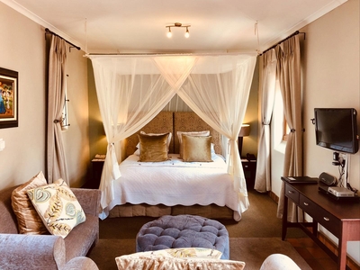 Lily Room