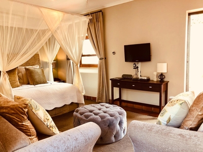 Lily Room