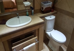 Room 4 Basin & Toilet