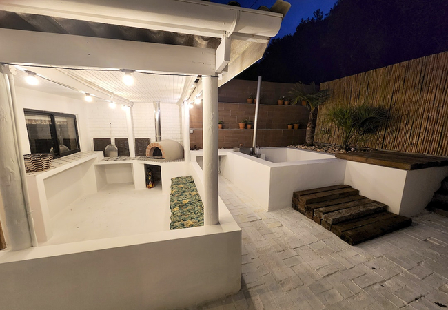 Buff and Fellow by the Bay