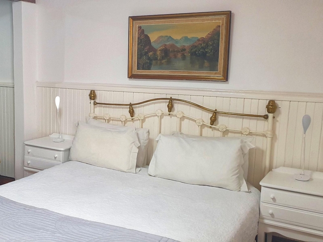 Room 1B