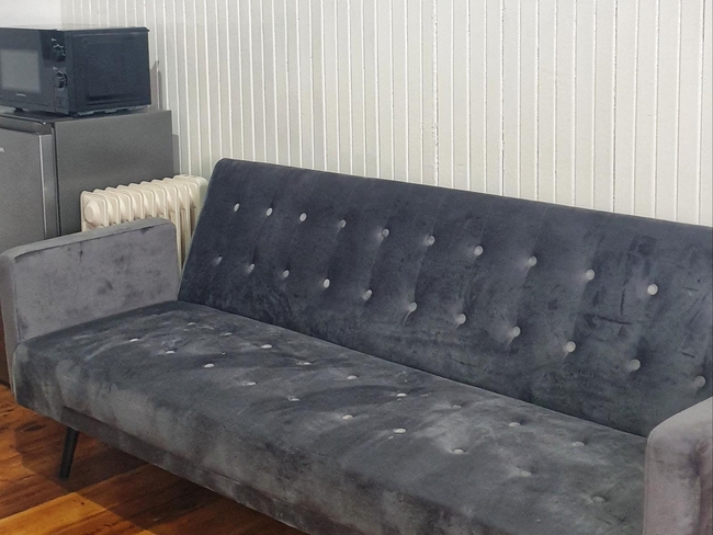 Room 1B