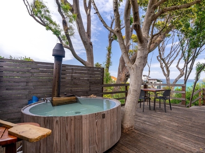 Herb Studio with Hot Tub