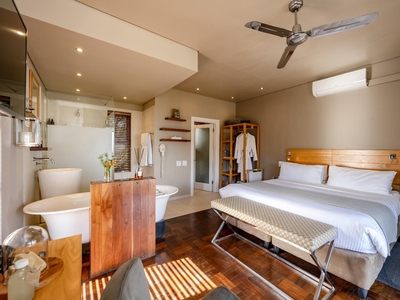 Deck House - Sky Room