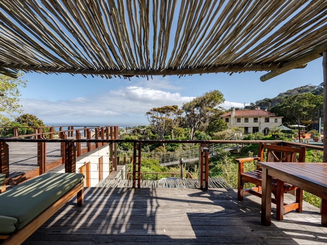 Deck House - Sky Room