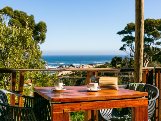 Deck House - Nature Studio with Hot Tub