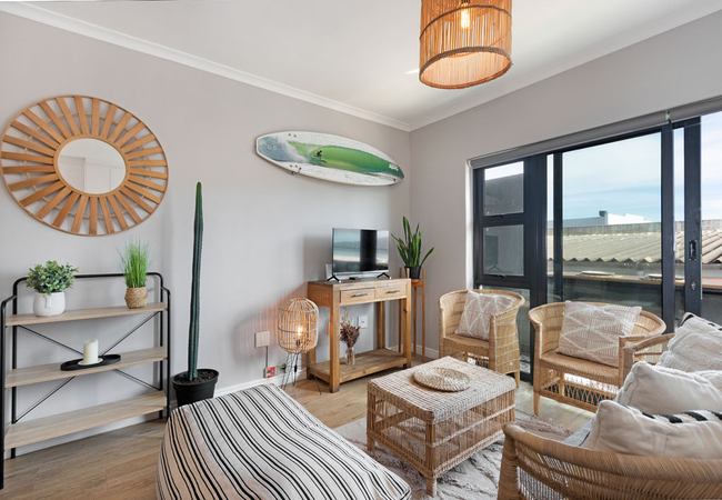 Cape on Porterfield 5