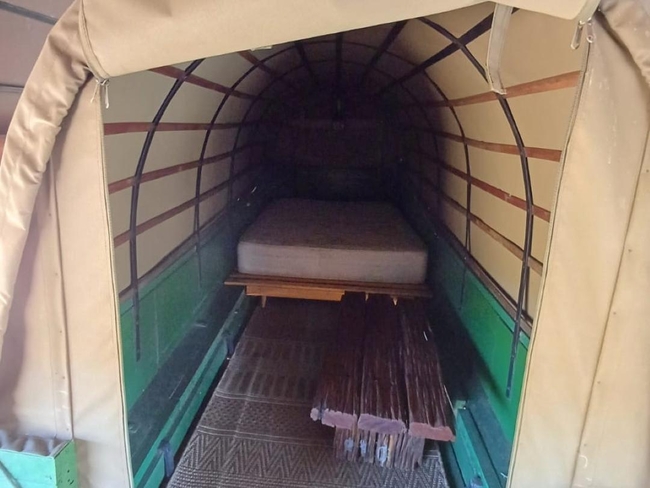 2 Sleeper Ox Wagon Cabin 