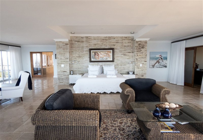 Avah May Luxury Suite