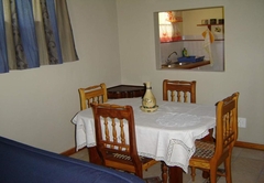 Family Room (Ndlovu) 