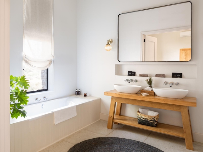 Classic Courtyard Room