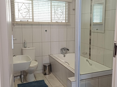 Deluxe Family Room 08 