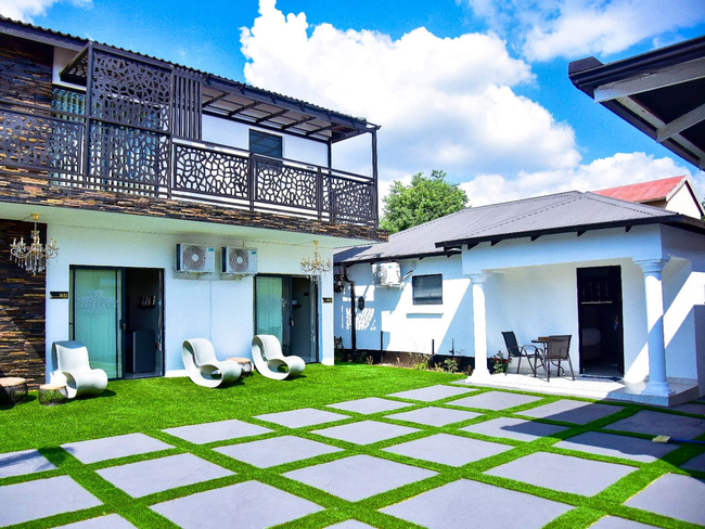 C'est La Vie Guest House