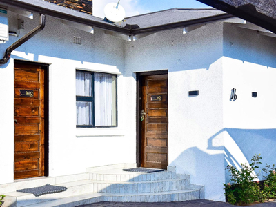 C'est La Vie Guest House