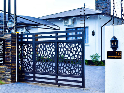 C'est La Vie Guest House