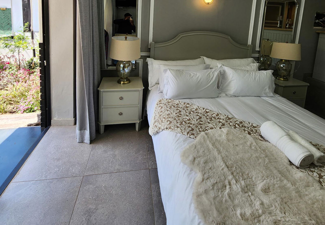 Downstairs King Room with Garden View