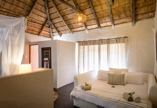Klipspringer Chalet Looking Towards Bathroom