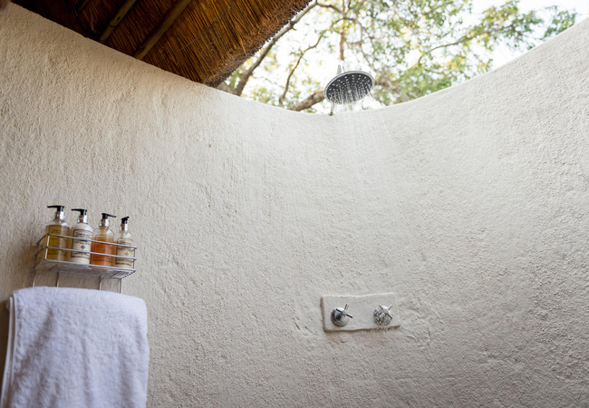 Outdoor Shower in Klipspringer