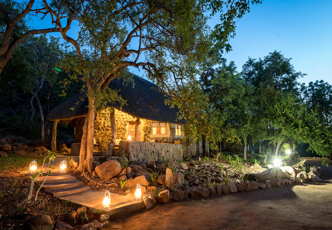 Grysbok Chalet at Night
