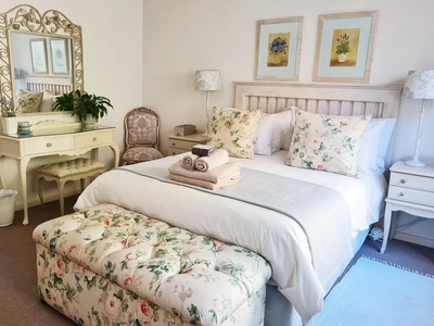 Deluxe Lavender Apartment