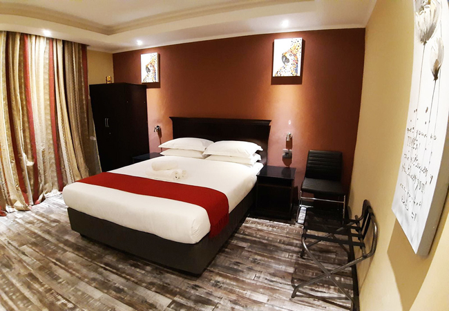 Queen Room (Bath and Shower)