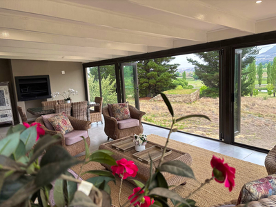 127 Clarens Golf Villa