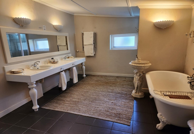  Executive Suite - Classical Room