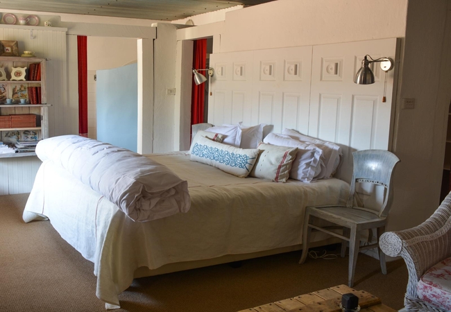 Executive Cottages - The Swedish Room