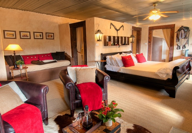 Executive Cottage - The Cowboy Room