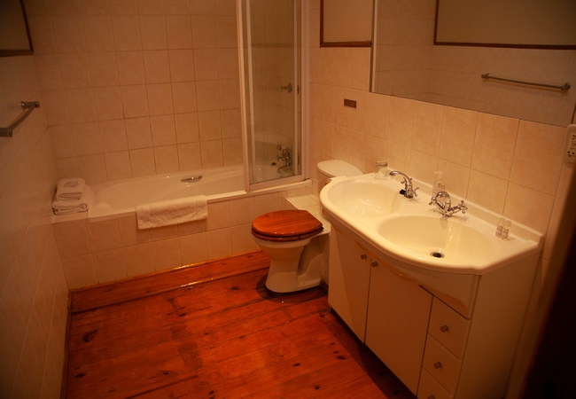 Champagne Executive En-Suite