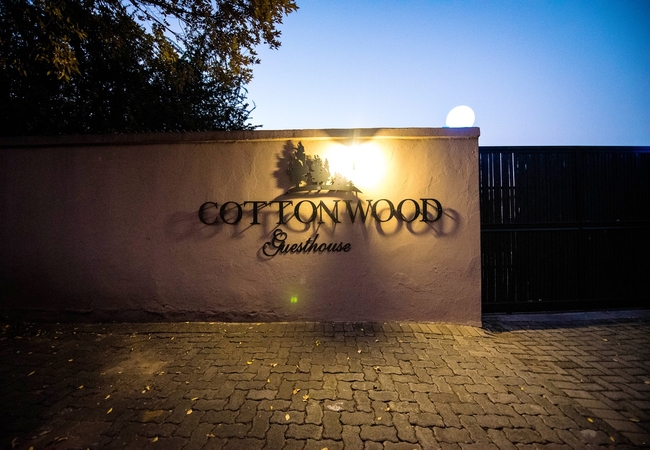 Cottonwood Guesthouse