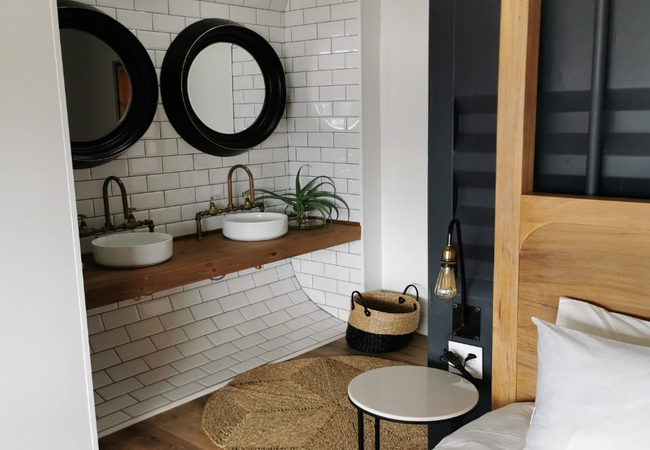 Riverstone\'s CouplesPod