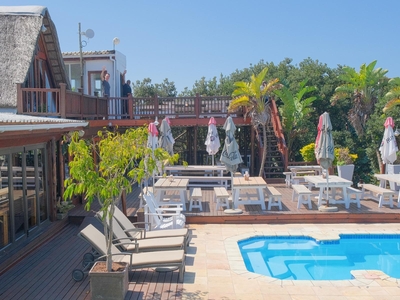 Crawford's Beach Lodge