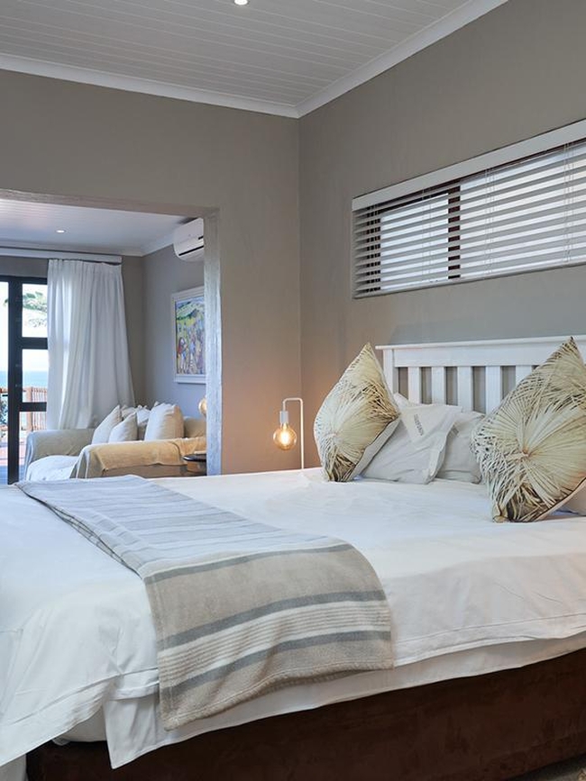 Dolphin Family Suite